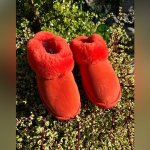 - New UGG WOMEN'S COQUETTE SUEDE SHEARLING SLIP ON SLIPPERS RED PEPPER